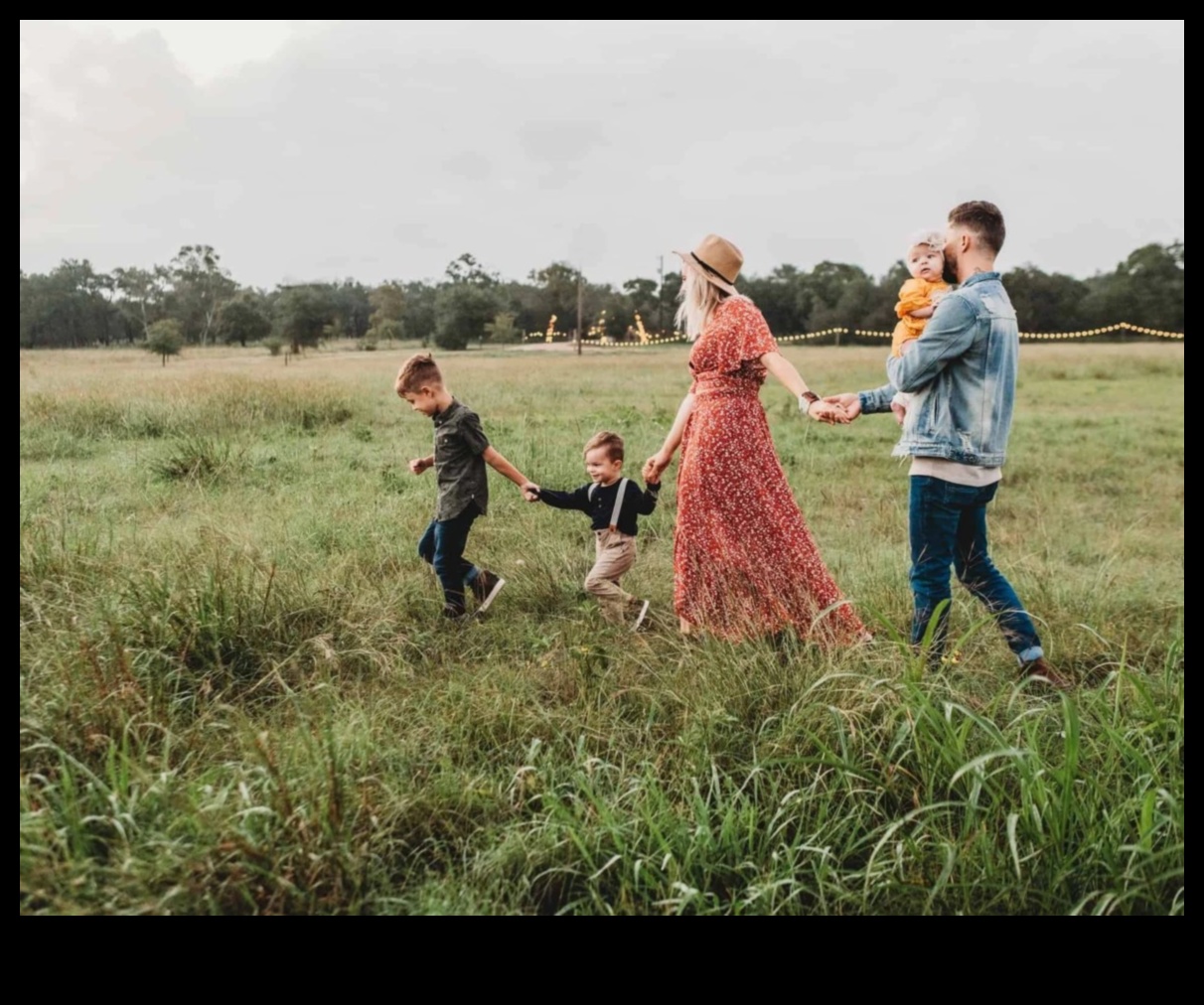 Uzmanīgas ģimenes: saiknes veidošana caur audzināšanu