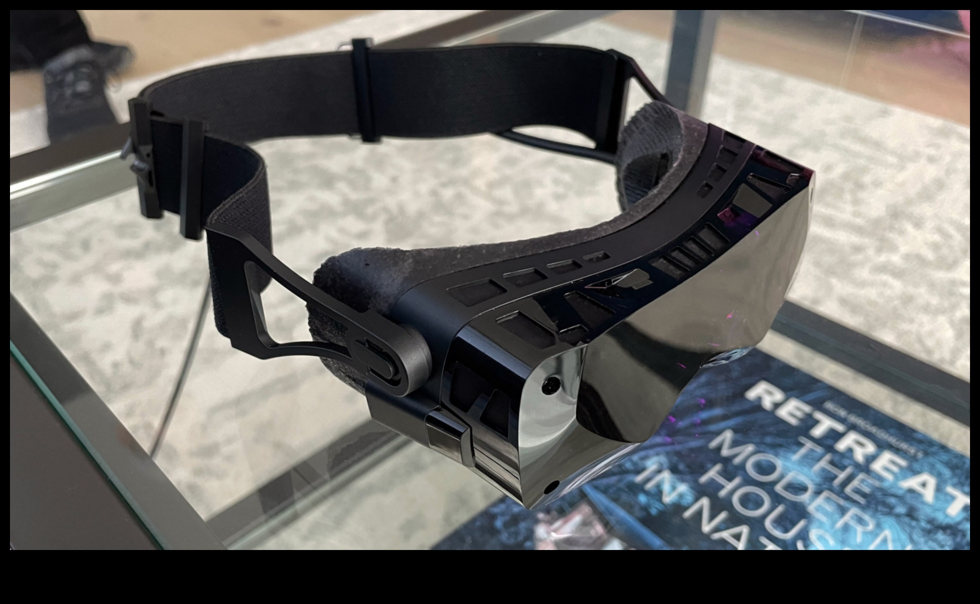 Ārpus ekrāniem: virtuālās realitātes iespēju slāņi