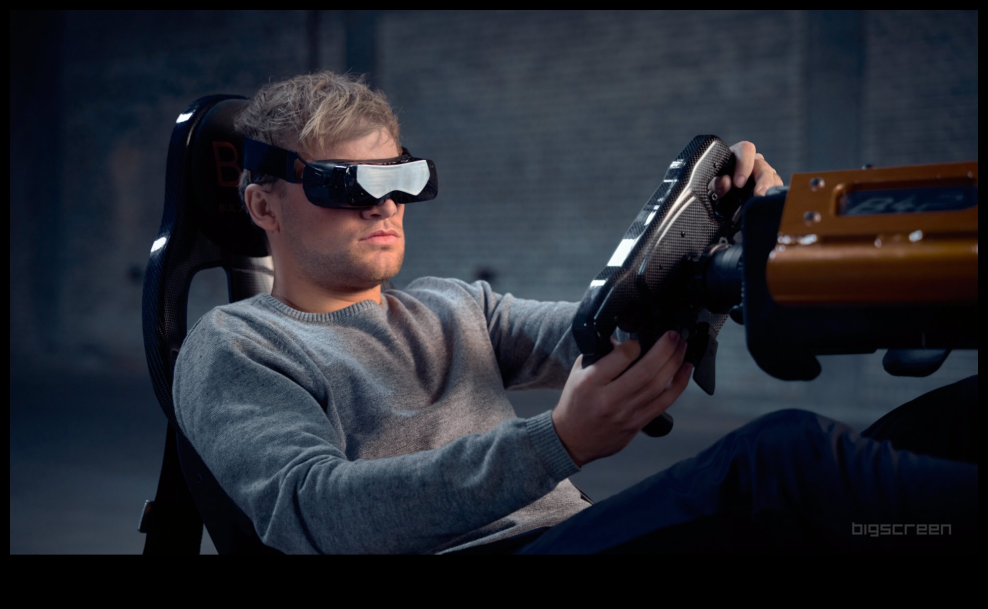 Ārpus ekrāniem: virtuālās realitātes iespēju slāņi