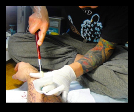 Needlecraft Chronicles: stāsti par progresīvām tetovēšanas metodēm