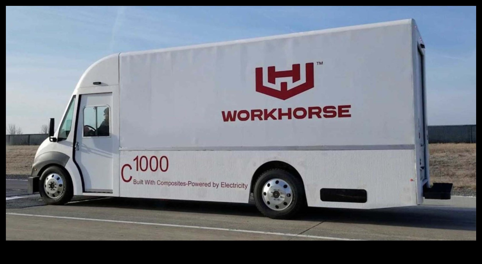 Mobilie darba zirgi: kravas automašīnu neaizstājamā loma rūpnieciskās darbībās