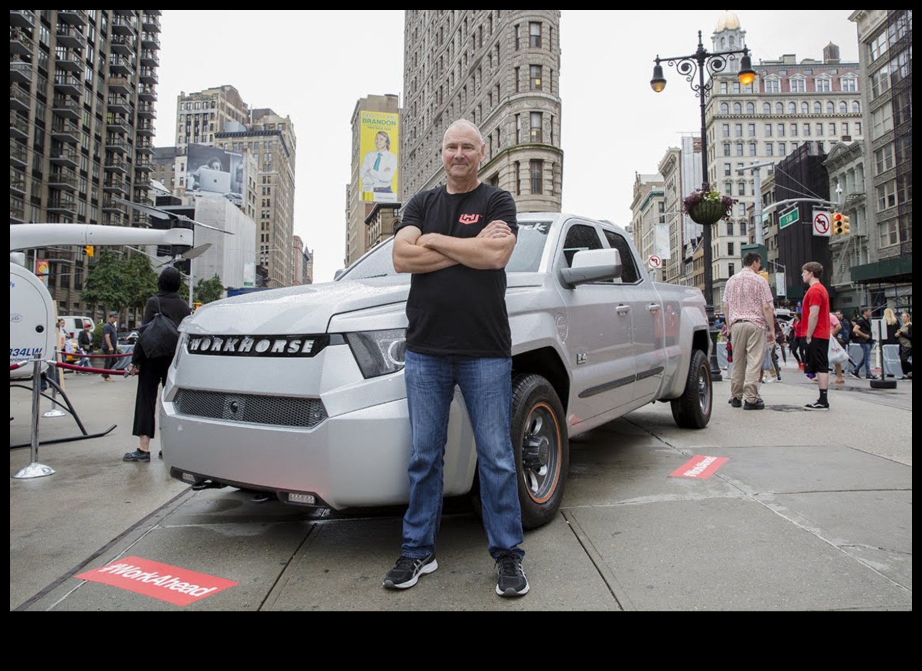 Mobilie darba zirgi: kravas automašīnu neaizstājamā loma rūpnieciskās darbībās