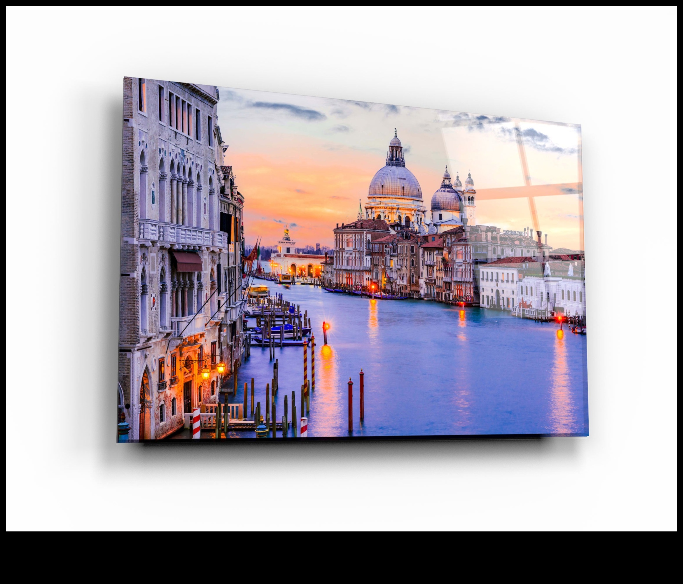 Tintes iespaidi: paceliet stilu ar grandiozu unikālo roku mākslu