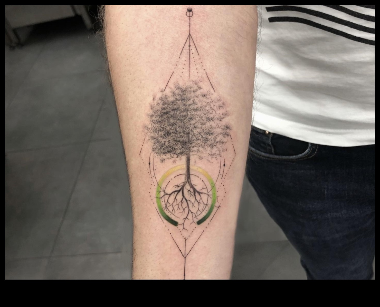 Dzīves audekls: reālisma tetovējumi, kas pārsniedz cerības un normas