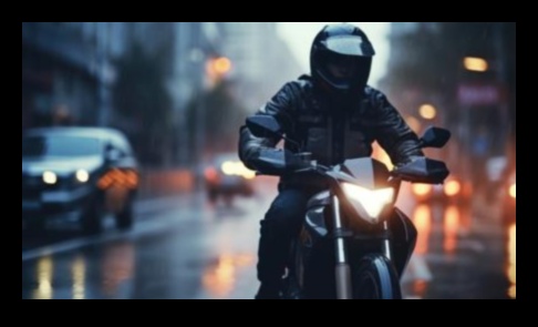 Pilsētas izpēte: pārvietošanās pa pilsētas ielām ar veikliem un stilīgiem motocikliem