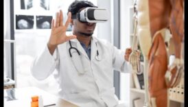 No koncepcijas līdz klikšķim: profesionāļa ceļojums virtuālās realitātes izpētē